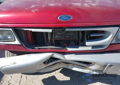 1998 Ford E-250 z USA, uszkodzony, nr VIN 1FTNE24L9WHA02881